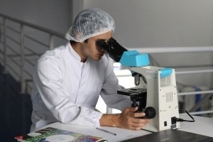 Como encontrar fornecedores para a indústria farmacêutica? Confira!