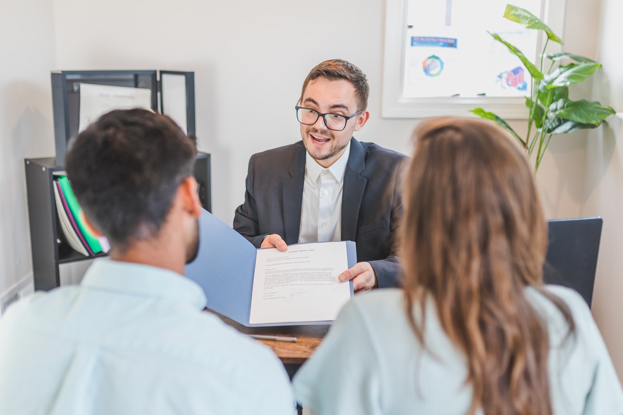 Sourcing x procurement: qual a diferença entre eles? Entenda!